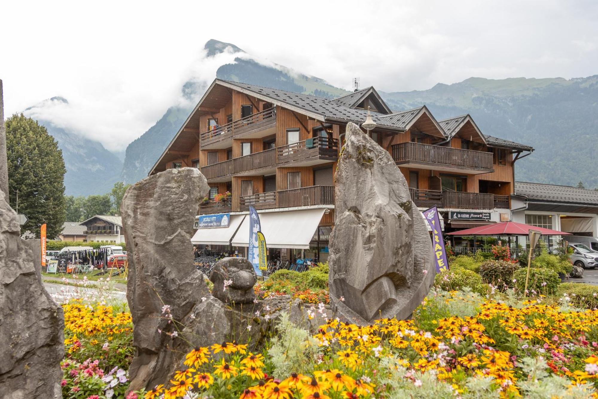 Avec Balcon Et Commodites Modernes * Samoens